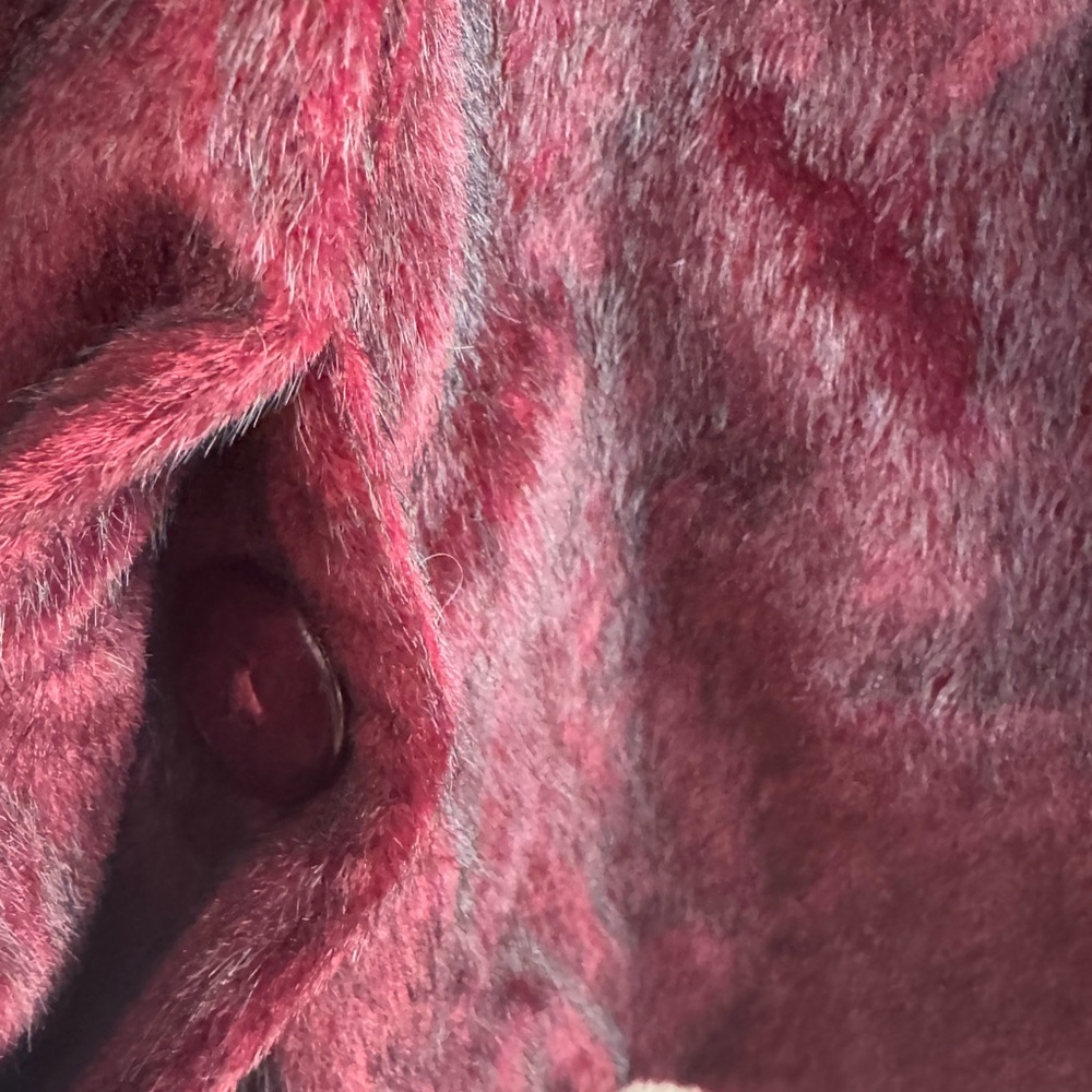 Imoga faux fur coat in Burgandy - Picture 3 of 5